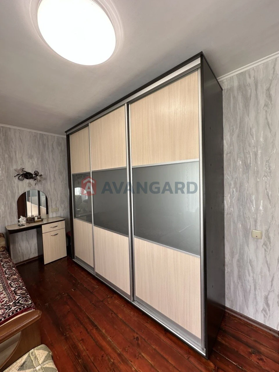 Продам 3-кімнатну квартиру Нижнеднепровская 14а