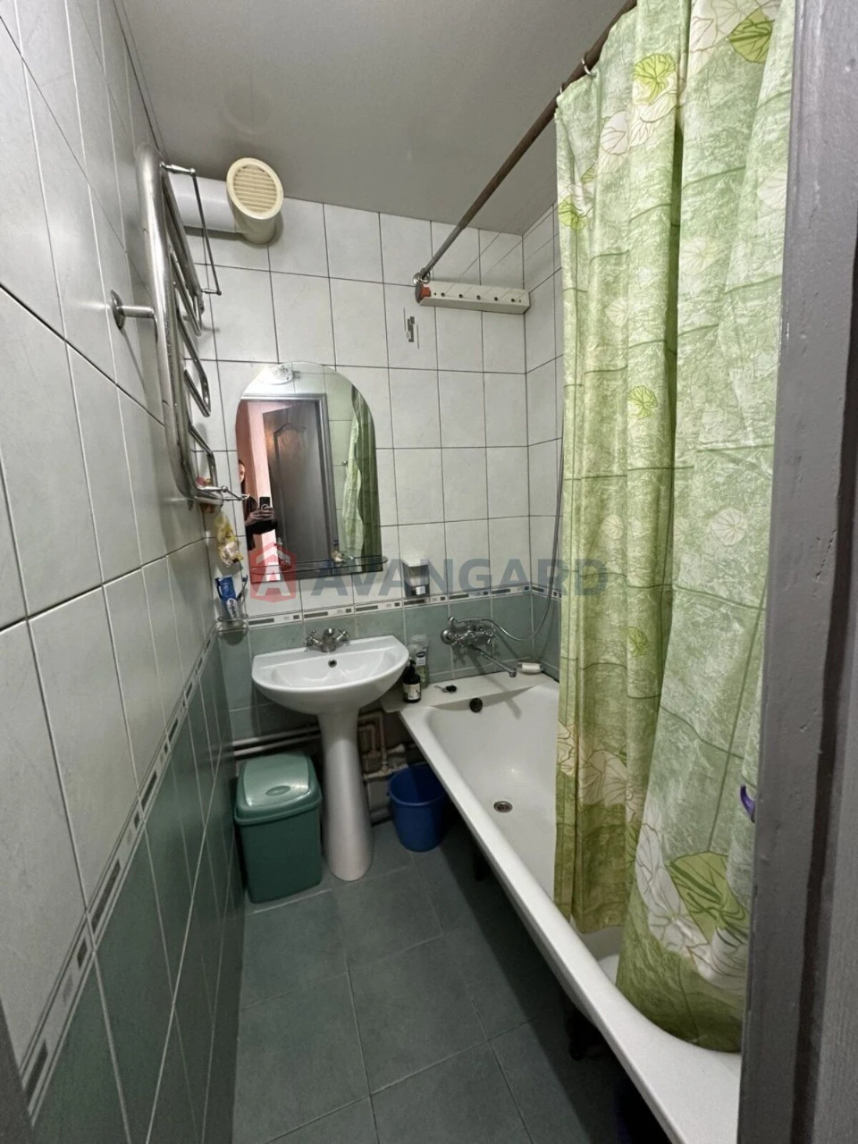 Продам 3-кімнатну квартиру Нижнеднепровская 14а