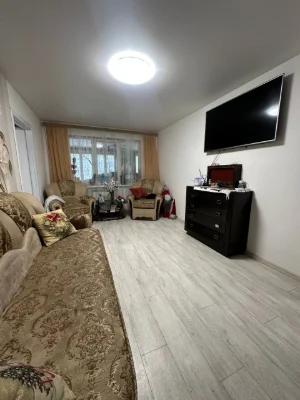 Продається 3 кімнатна квартира по вул. Чорновола