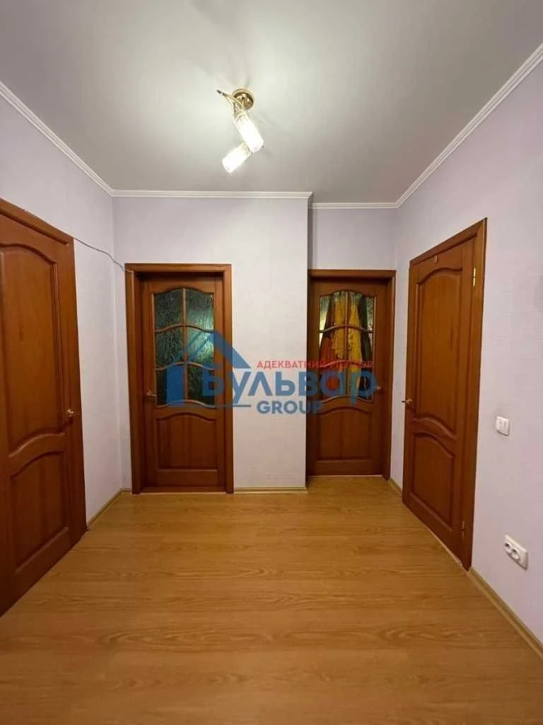 3-к в Центрі міста, цегляна новобудова, 2-й поверх, 90 кв/м,