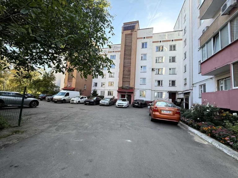 Квартира. Рівне, Академіка Грушевського вул.