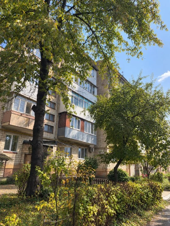 Продаж 2-кімнатної чешки у районі парку Жовтневого