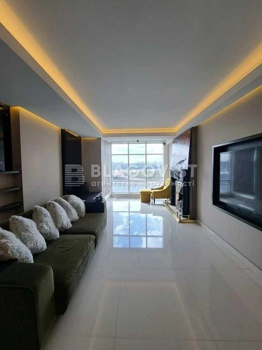 URGENT! 2K for sale Dniprovska embankment 1 Silver Breeze design