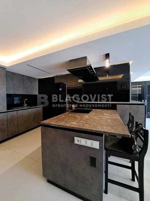 URGENT! 2K for sale Dniprovska embankment 1 Silver Breeze design
