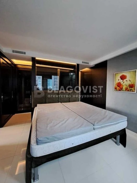 URGENT! 2K for sale Dniprovska embankment 1 Silver Breeze design