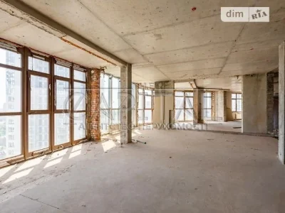 Sale of 3-room apartment 216 sq. m. on Andriy Verkhoglyada St. 16 •