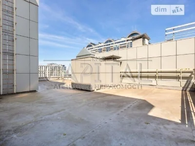 Sale of 3-room apartment 216 sq. m. on Andriy Verkhoglyada St. 16 •