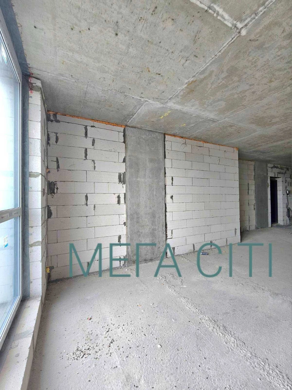 Продаж квартири біля метро!  Право власності-Податки мінімал