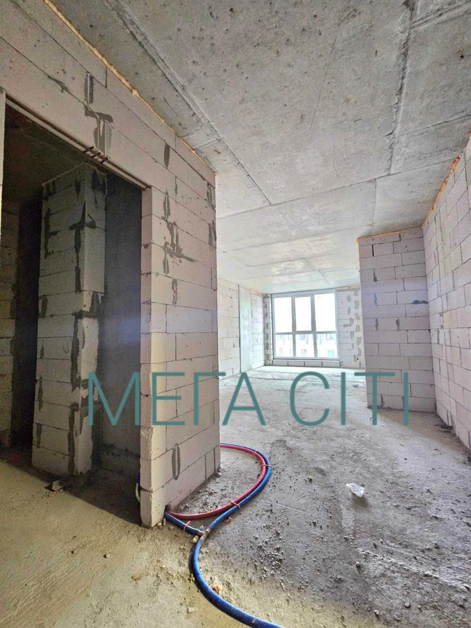 Продаж квартири біля метро!  Право власності-Податки мінімал