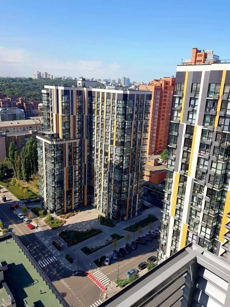 Французький квартал 2, Предславінська,55а , 1кім. продам Печ