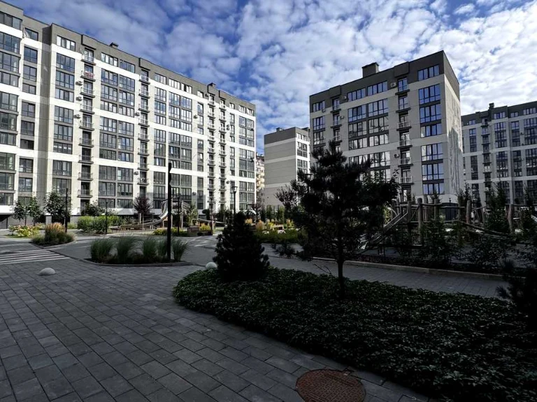 Квартира. Ивано-Франковск, Александра Довженко ул., (Дом