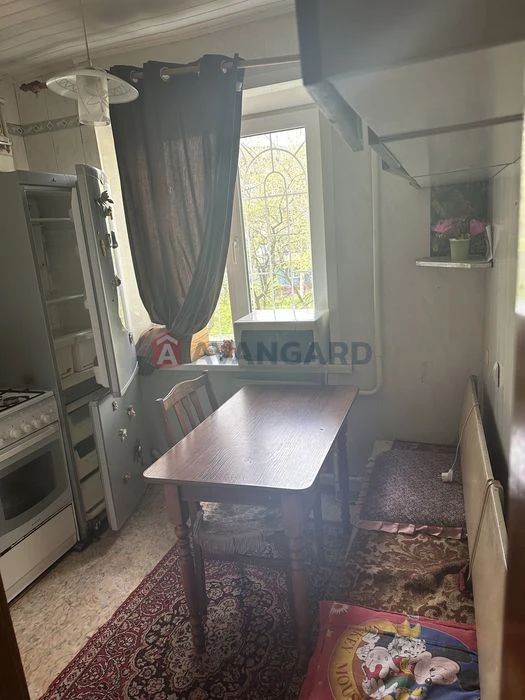 I am selling a 3-room apartment, Osypenkivskyi.
