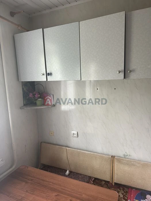 I am selling a 3-room apartment, Osypenkivskyi.