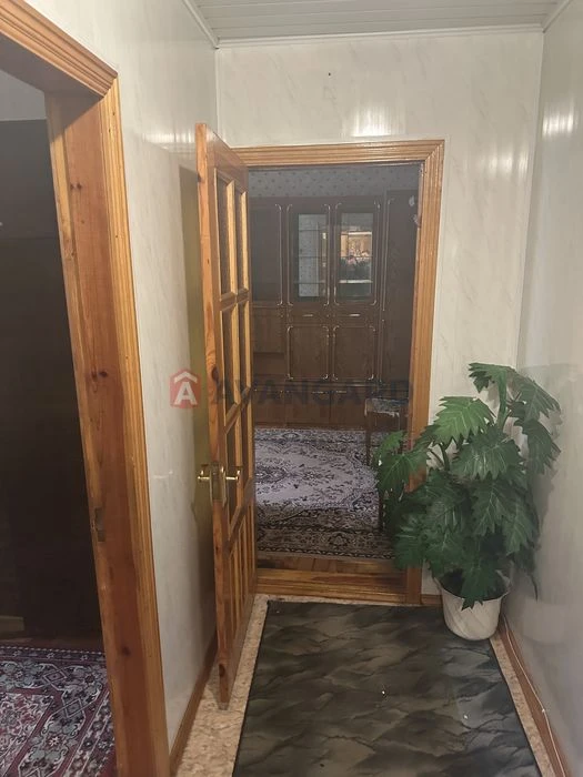 I am selling a 3-room apartment, Osypenkivskyi.