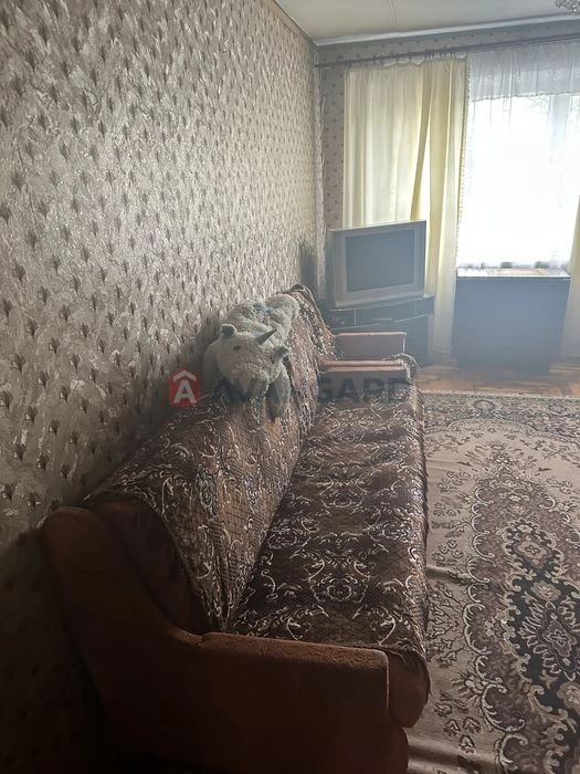 I am selling a 3-room apartment, Osypenkivskyi.