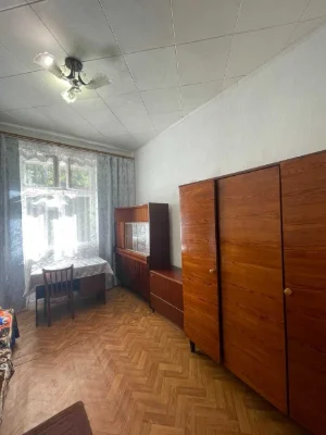Кімната в комунальній квартирі біля Староконного ринку!