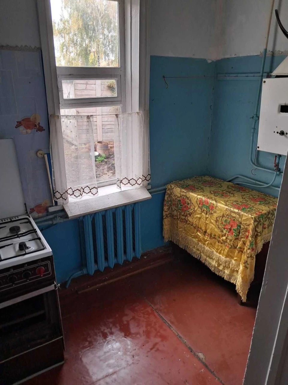 Продається трьохкімнатна квартира в будинку барачного типу в