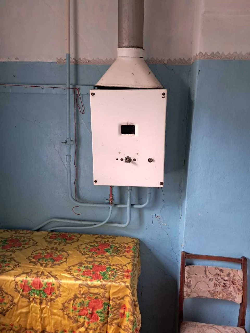 Продається трьохкімнатна квартира в будинку барачного типу в
