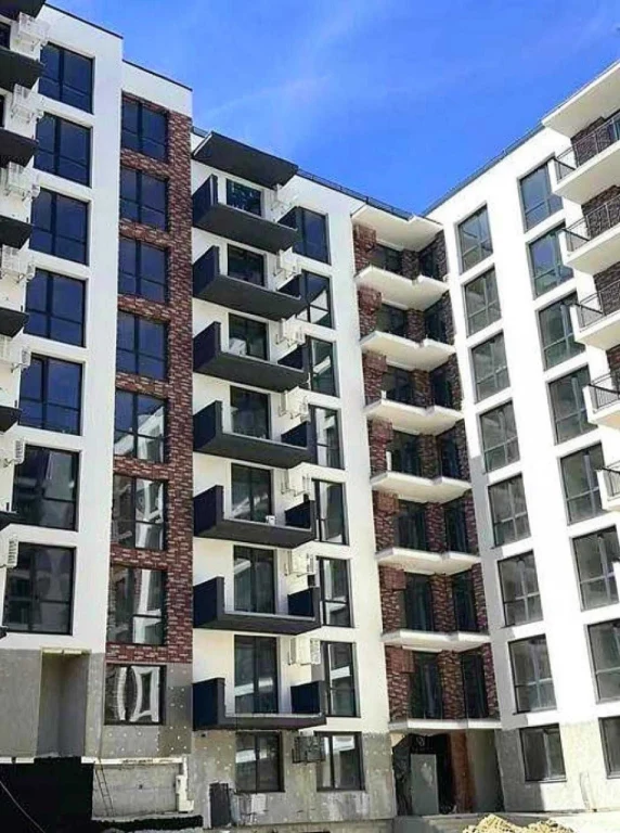Продаж 1 кімнатної квартири без ремонту у новобудові, місто