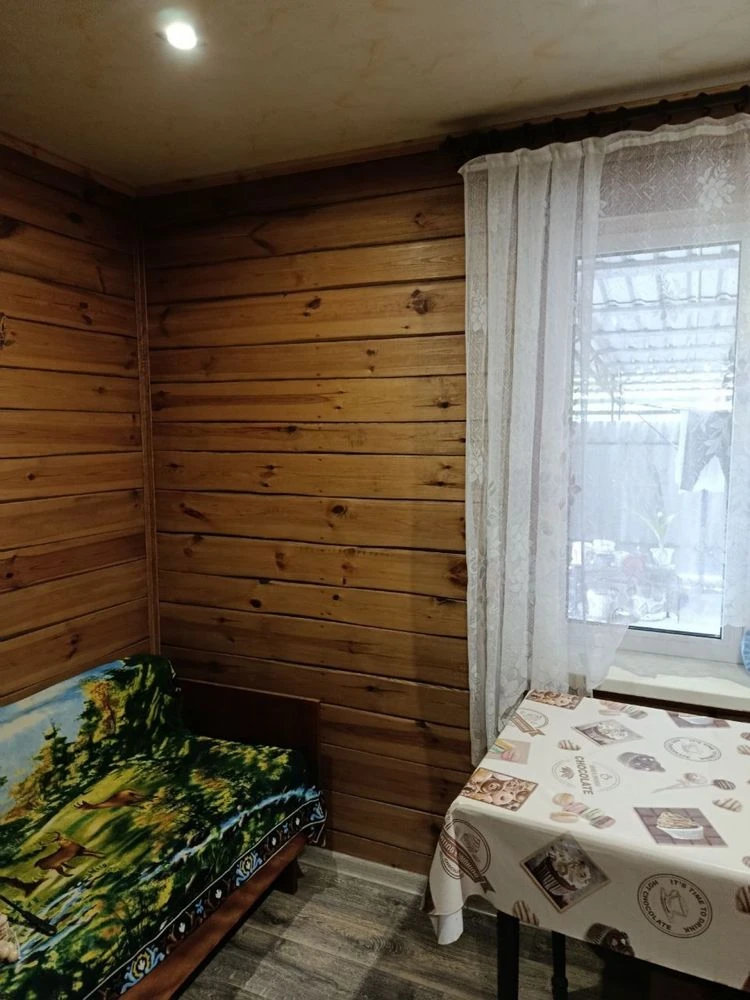 Продам дуже доглянутий будинок .