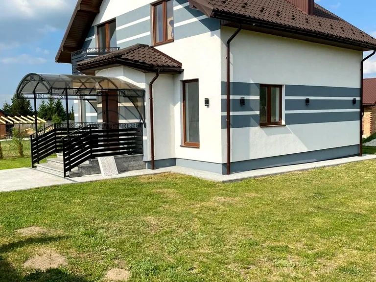 Продаж будинку 135 м² 9 сот.