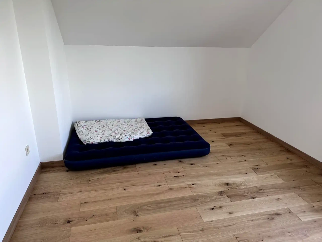 Продаж будинку 135 м² 9 сот.