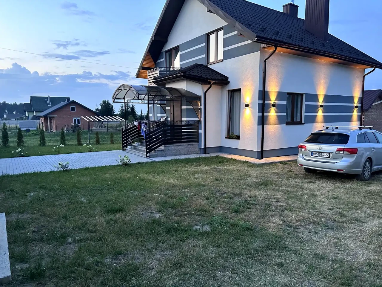 Продаж будинку 135 м² 9 сот.