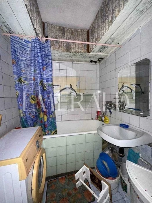 $58,900! NO commission! 3-room apartment ready for living!