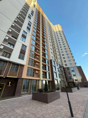 2-к квартира в 65 Перлині на Краснова. 1250/м2. Приморский