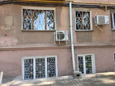 Продам 2-к квартиру з ремонтом та гаражем на вул.Болгарській