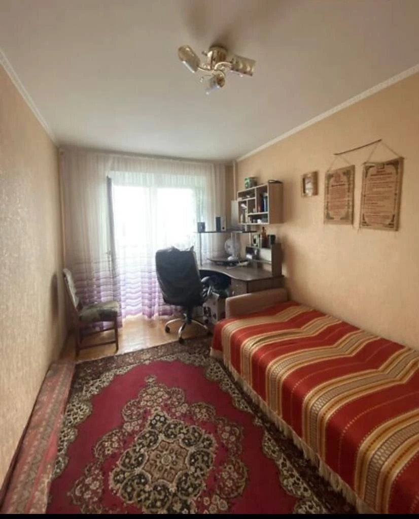 Продаж 3 кімнатної квартири на Київський