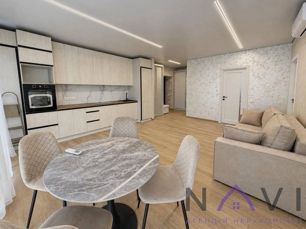 Продаж 2,5 кімнатної квартири + комора 7м2 | ЖК West Towers