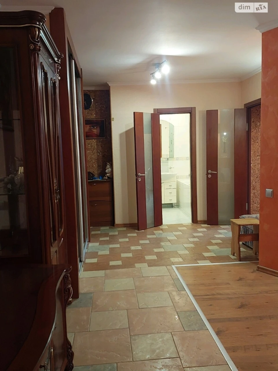 Продаж Квартира Виставка