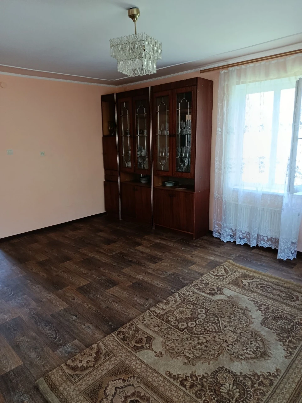 Продається приватный будынок Дахновке 10 соток землі і 2 буд