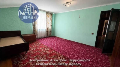 Продаж 3-кімнатної квартири поруч з центральним корпусом ЧНУ