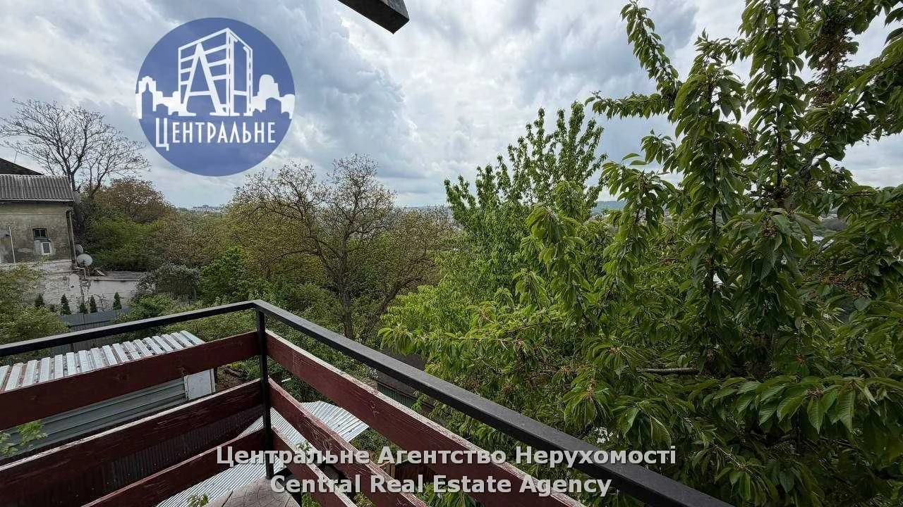 Продаж 3-кімнатної квартири поруч з центральним корпусом ЧНУ