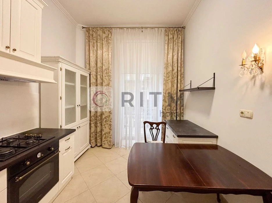 3-room apartment for sale in the center of Lviv, P. Kulisha St.