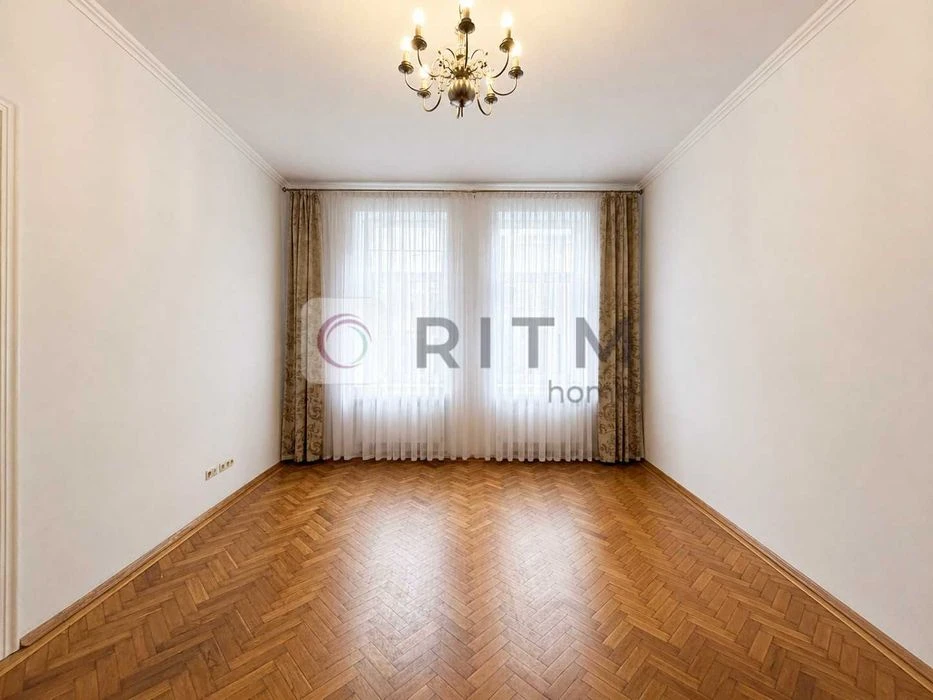 3-room apartment for sale in the center of Lviv, P. Kulisha St.