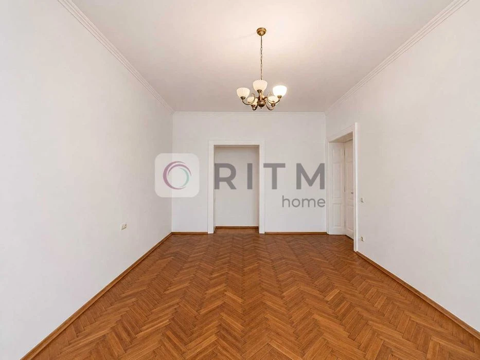 3-room apartment for sale in the center of Lviv, P. Kulisha St.