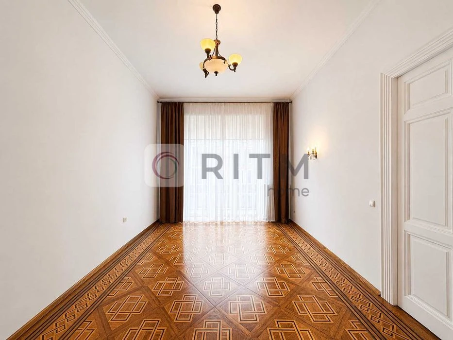 3-room apartment for sale in the center of Lviv, P. Kulisha St.