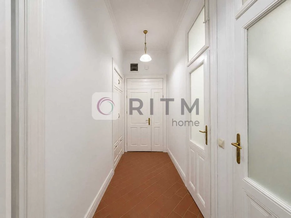 3-room apartment for sale in the center of Lviv, P. Kulisha St.