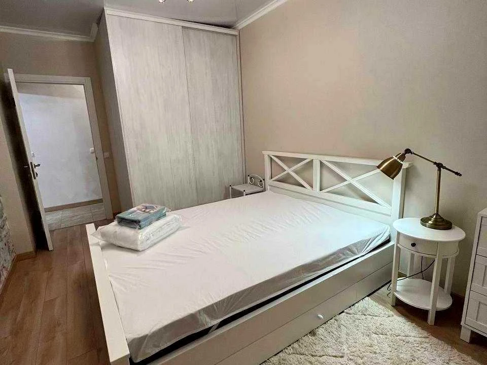 Квартира. Київ, Салютна вул.