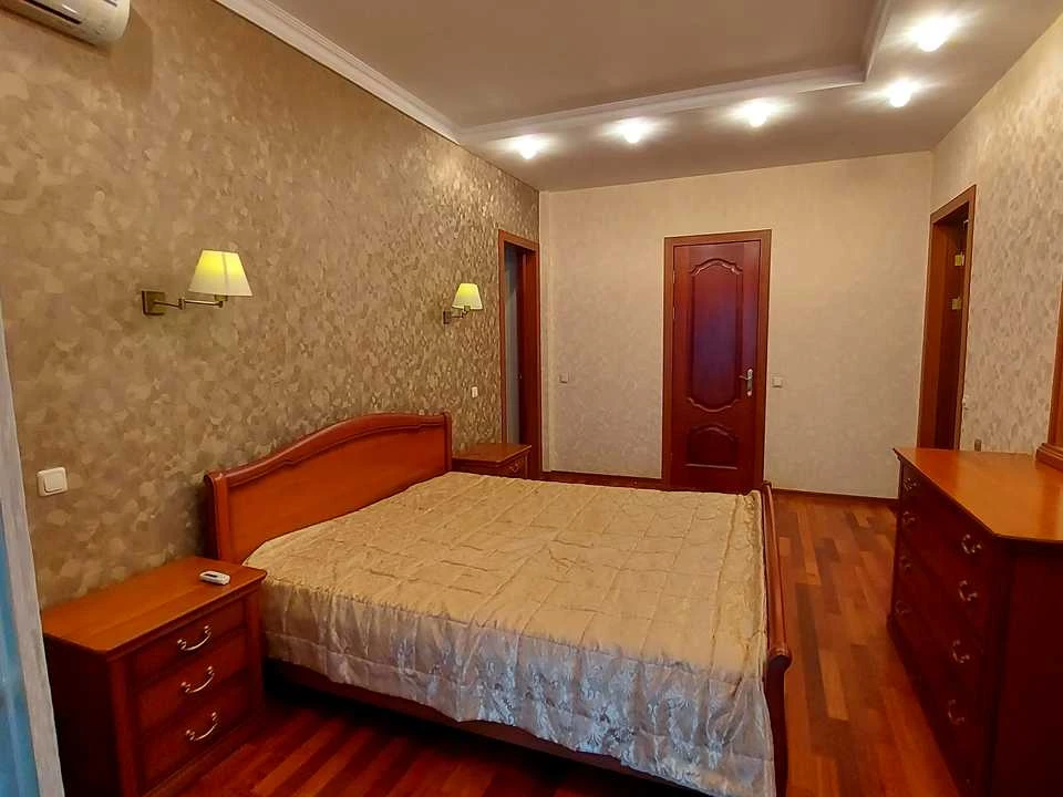 Квартира. Київ, Саксаганського вул.