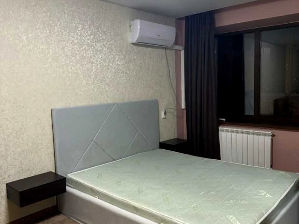 Квартира. Київ, Героїв Оборони вул.