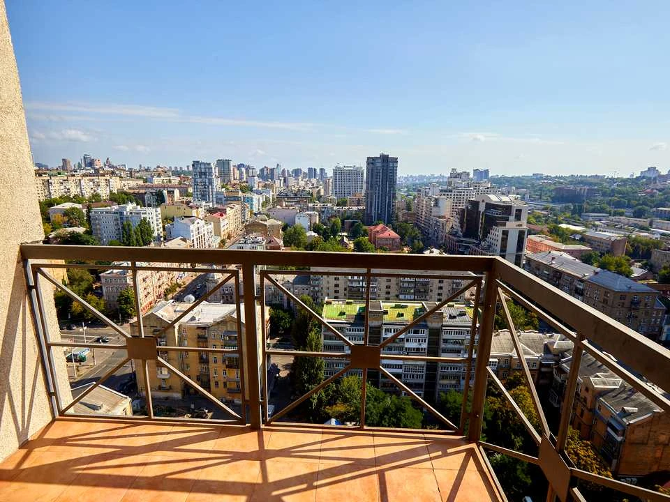 Квартира. Київ, Саксаганського вул.