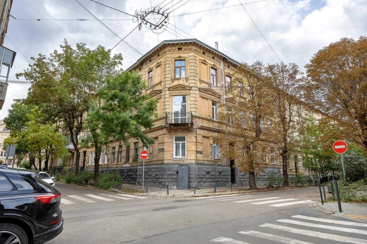 Продаж /1 Квартира / євроремонт/ Леонтовича 15/ Австрійський