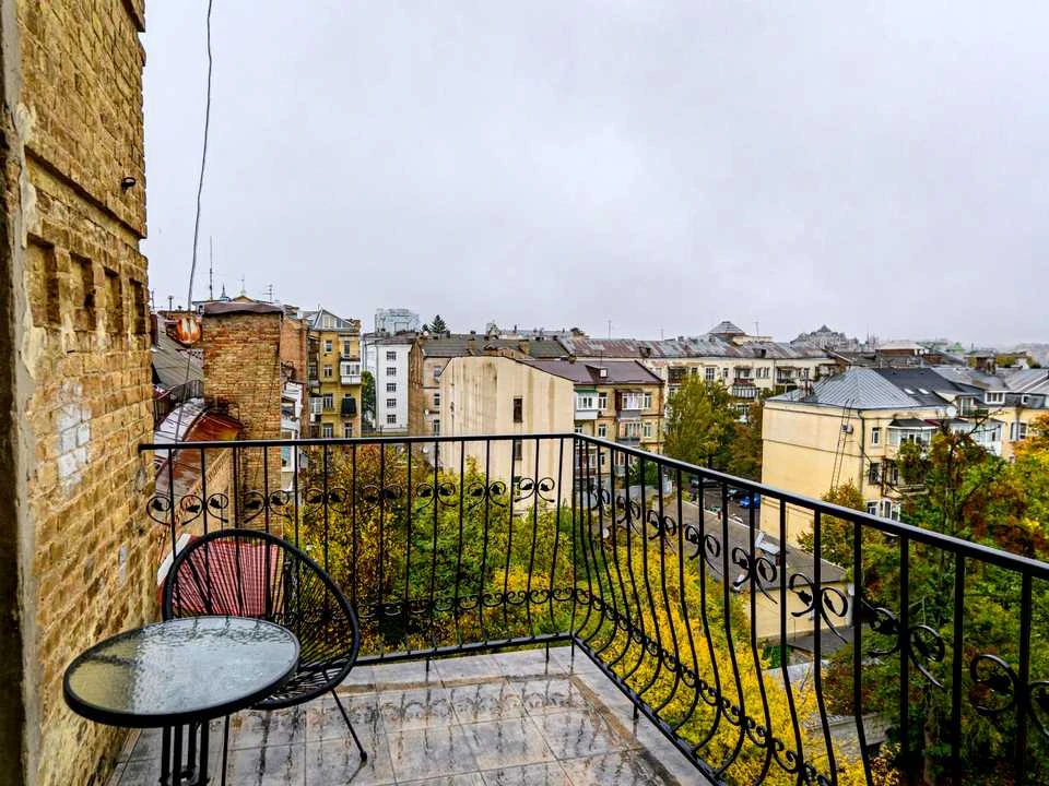 Квартира. Київ, Тарасівська вул.