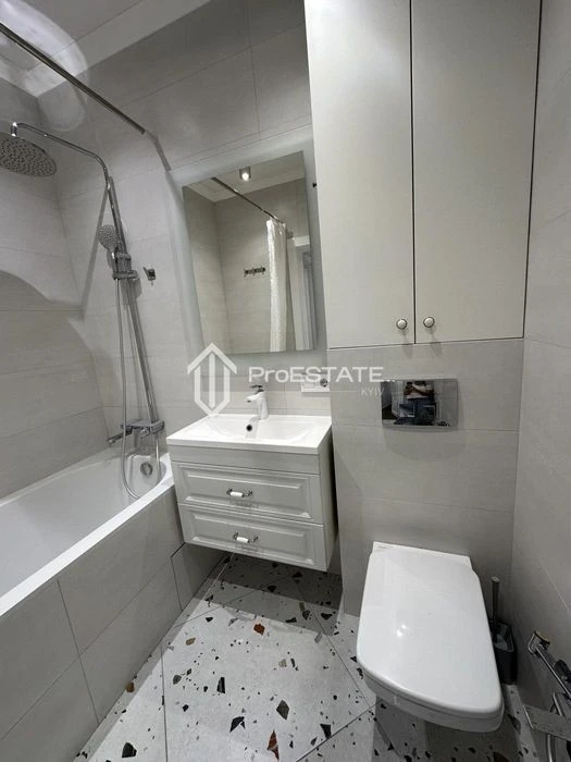 3-room apartment for sale in the residential complex Seven, Dniprovska naberezhna, 18A