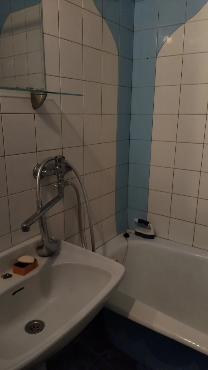 Продам 2-комнатную пр.Гонгадзе, 24 Виноградарь