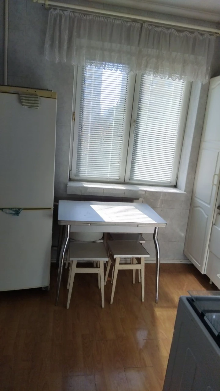 Продам 2-комнатную пр.Гонгадзе, 24 Виноградарь